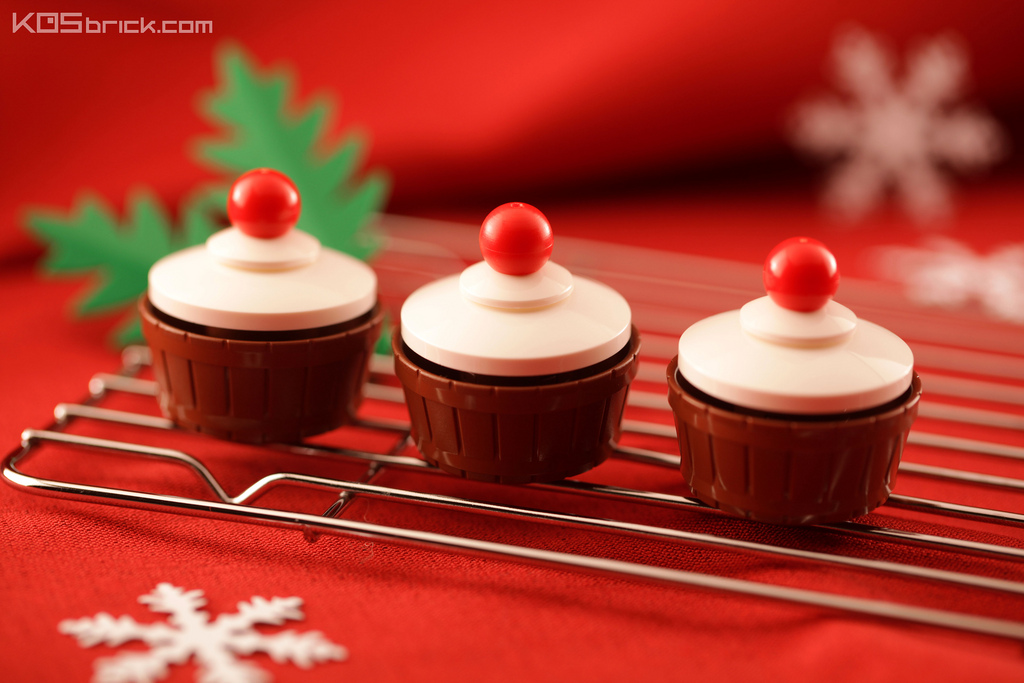 lego-xmas-cupcake