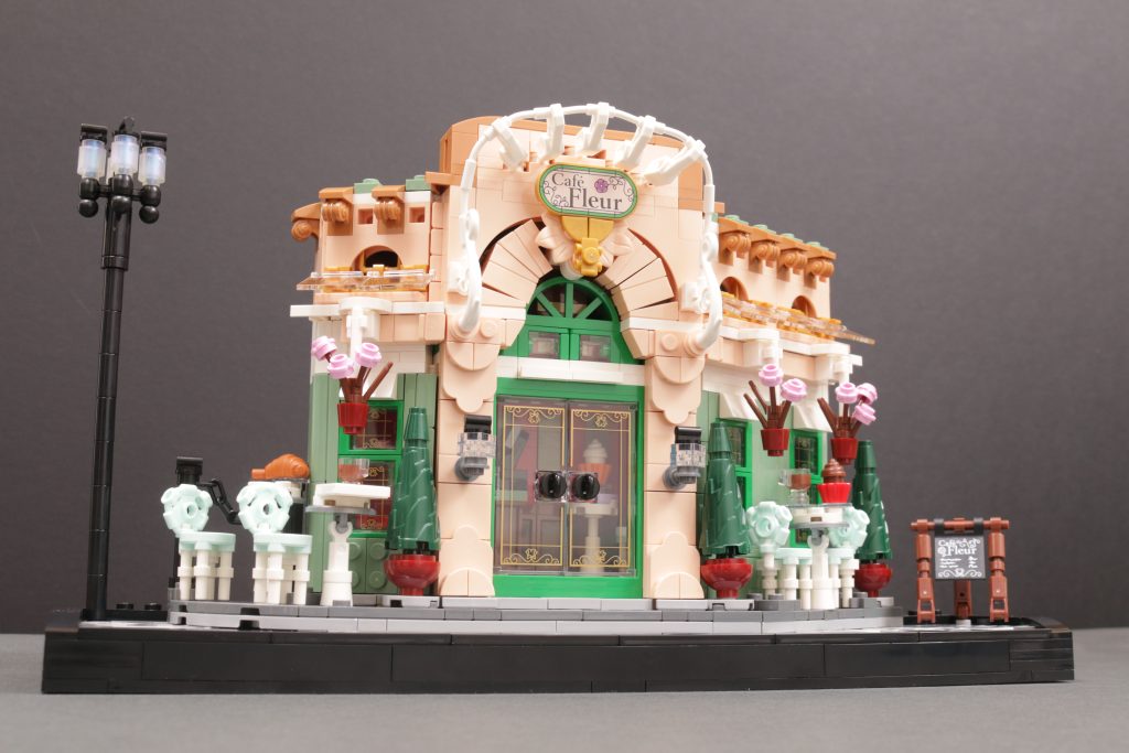 Reseña del LEGO Icons 10362 French Cafe (8 pulgadas, 1024 x 683 píxeles)