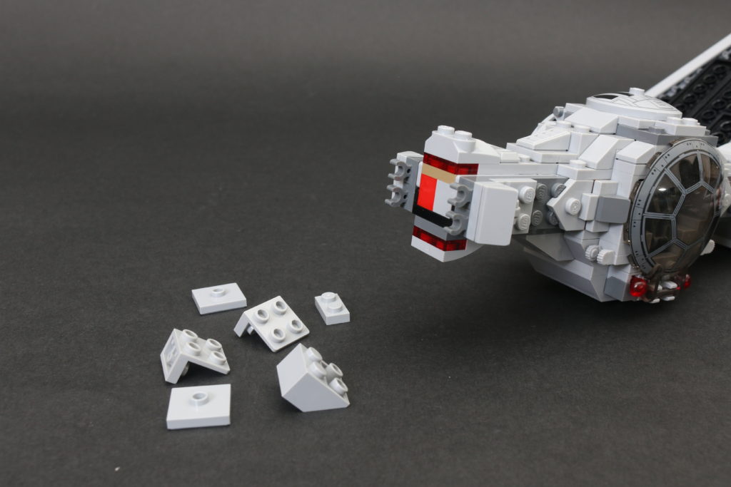Build a LEGO Mandalorian Outland folding TIE Fighter 12