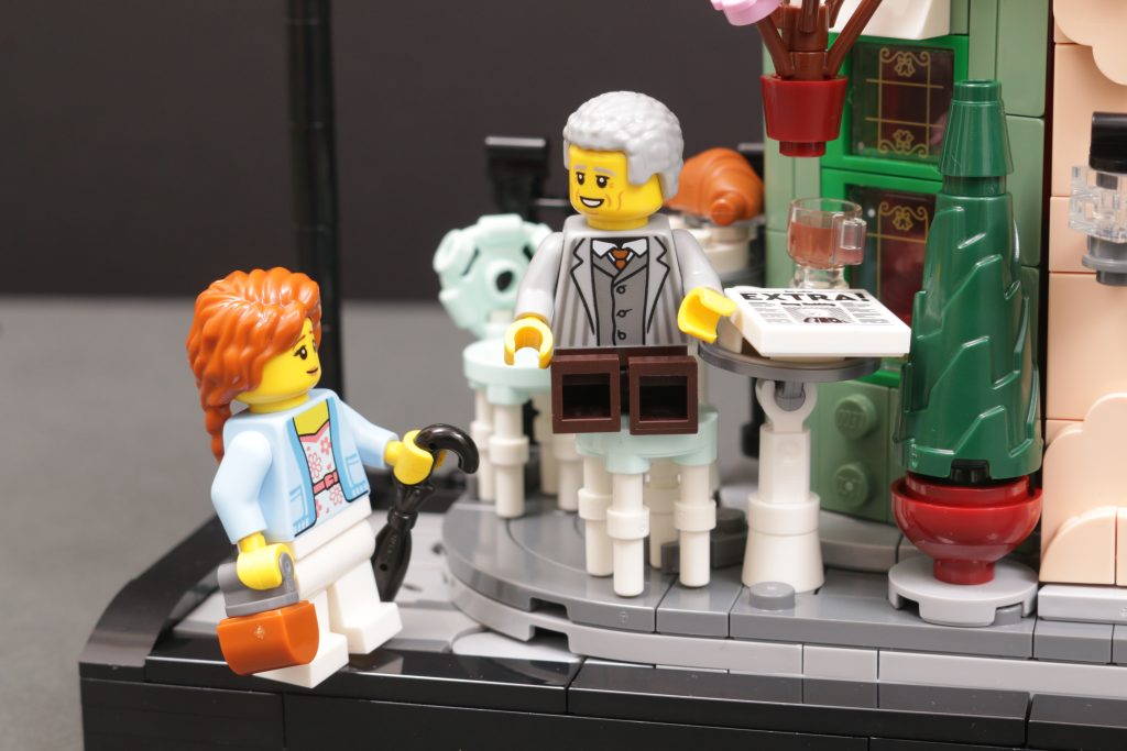 LEGO Icons 10362 Fransk Café anmeldelse, ikke rigtigt til minifigurer 7 1024x683