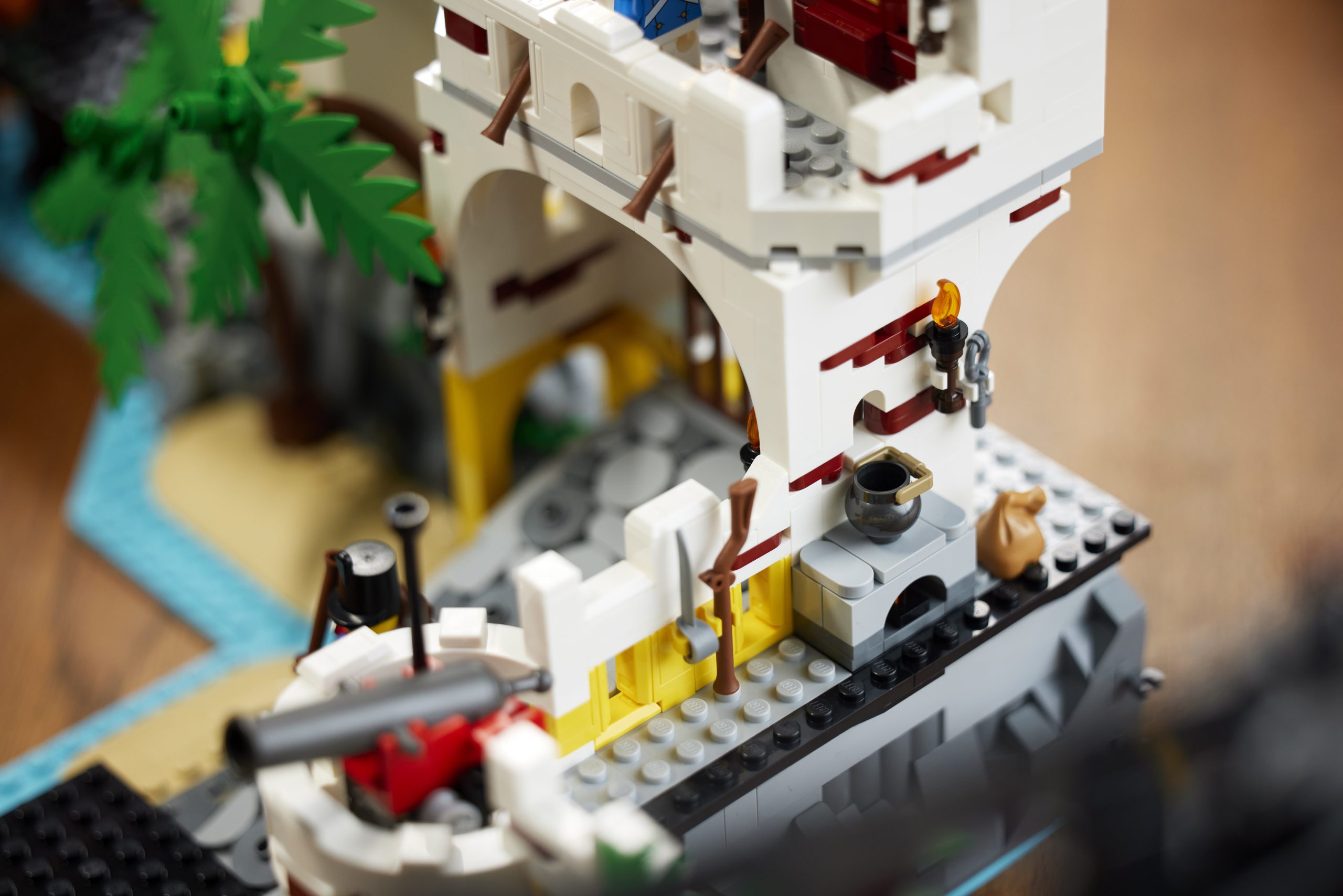 LEGO Icons 10320 Eldorado Fortress Livsstil 07 skaleret