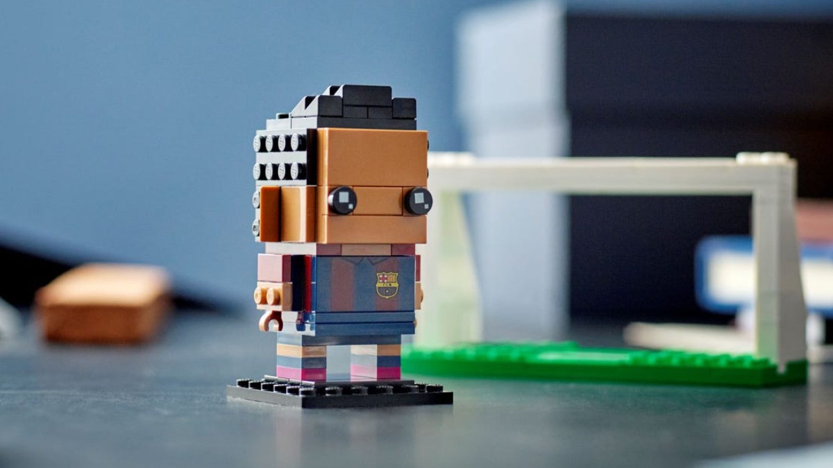 Show your team pride with the FC Barcelona LEGO BrickHeadz