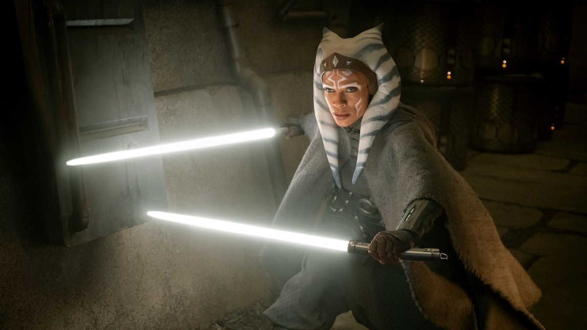 Possible LEGO Star Wars Ahsoka minifigure offers a chance for new lightsaber element