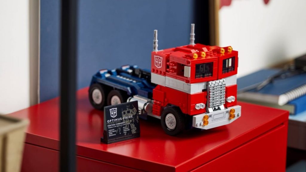 LEGO 10302 Optimus Prime styl życia 3 wyróżniony 1024x576