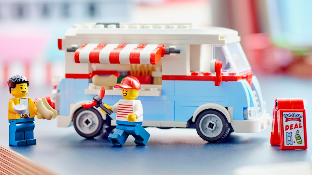 LEGO 40681 Retro Food Truck officially revealed