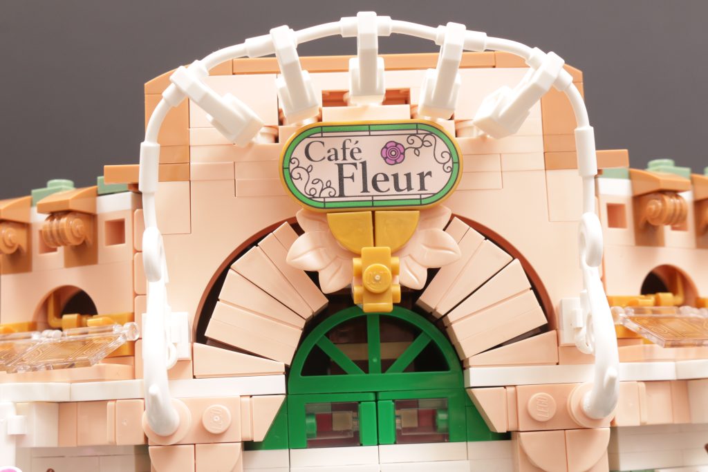 Reseña del LEGO Icons 10362 French Cafe (15 pulgadas, 1024 x 683 píxeles)