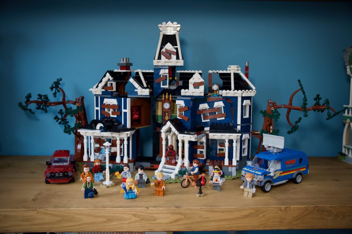 Iconos LEGO 11370 Stranger Things Reseña de Creel House 99 1200x800
