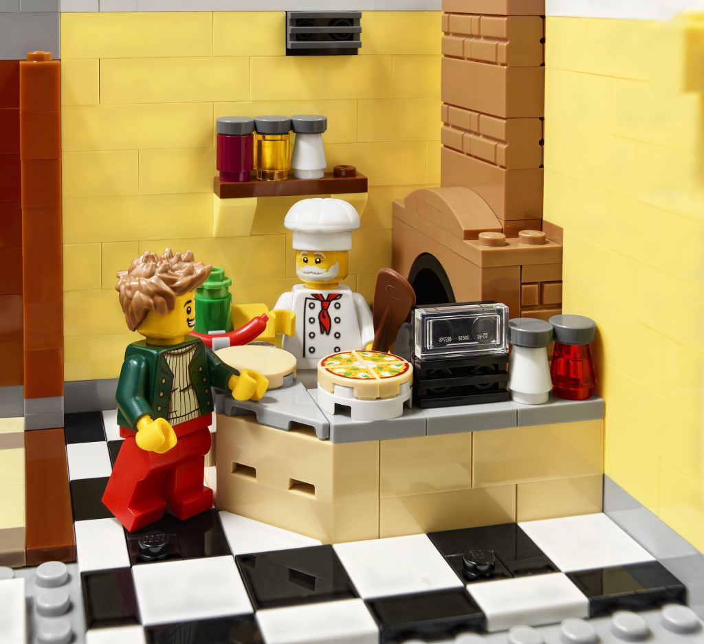 LEGO Icons 10312 Klub Jazzowy 17 1024x937