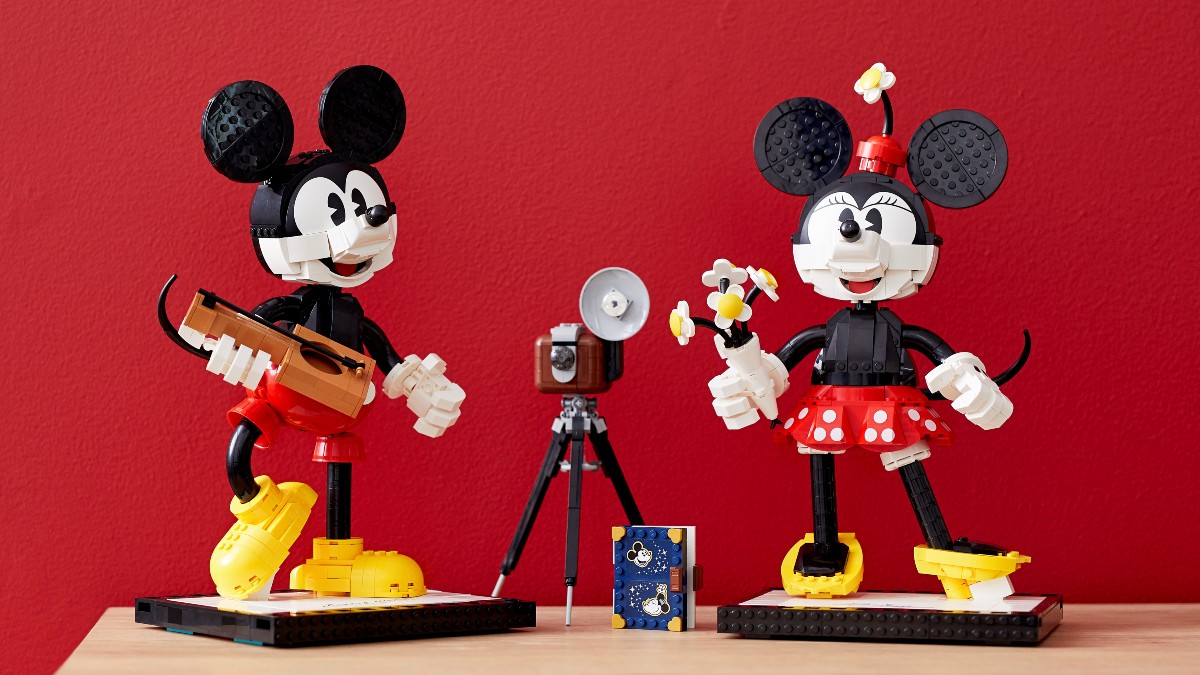 LEGO Disney 43230 Walt Disney Camera rumoured with Walt minifigure
