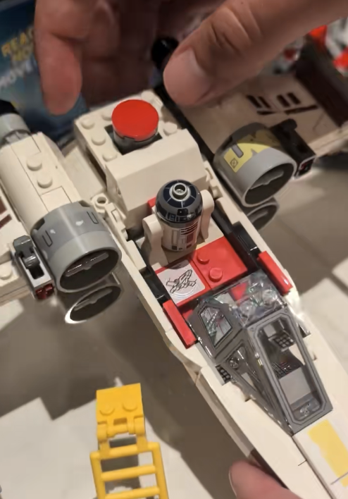 Beyond the Brick LEGO SMART Brick at CES 4