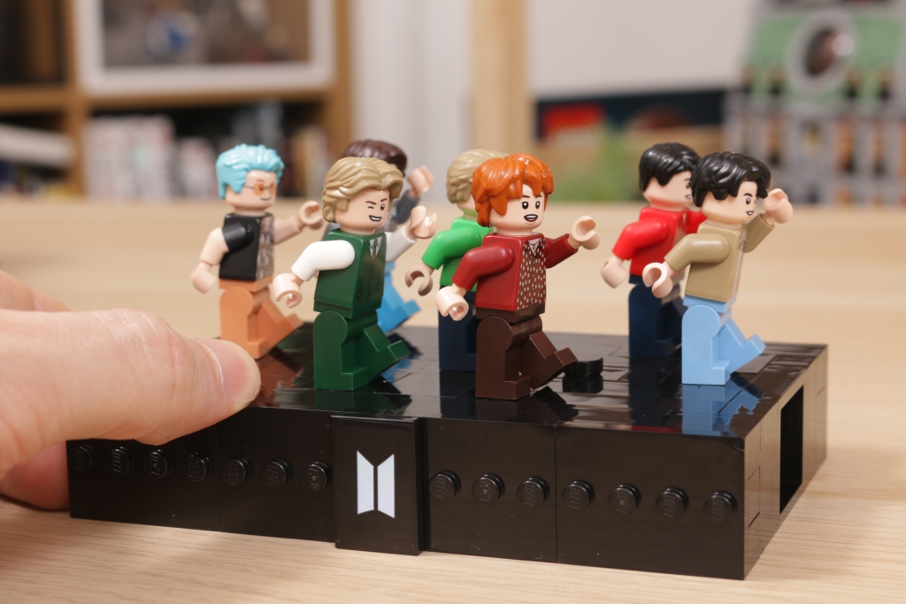 LEGO Ideas 21339 BTS Dynamite Bangtan Boys Jin Suga j hope RM Jimin V Jung Kook review 84 1024x683