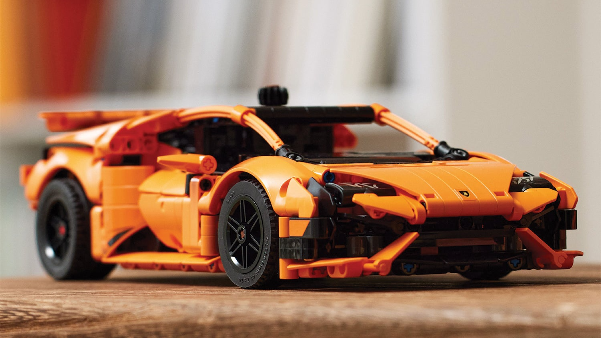 LEGO Technic 42196 Lamborghini Huracán Tecnica Orange revealed