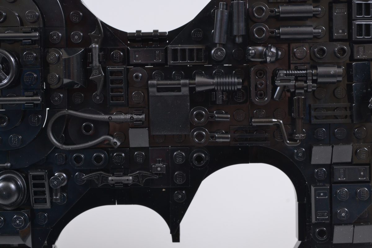 LEGO Batman 76330 Batman Logo 12 1200x800