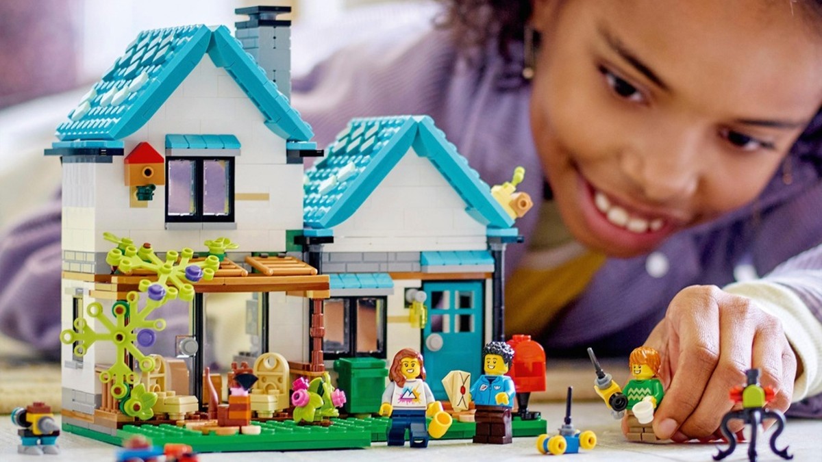 LEGO Creator 3-in-1's new March range include dogs, a house and more