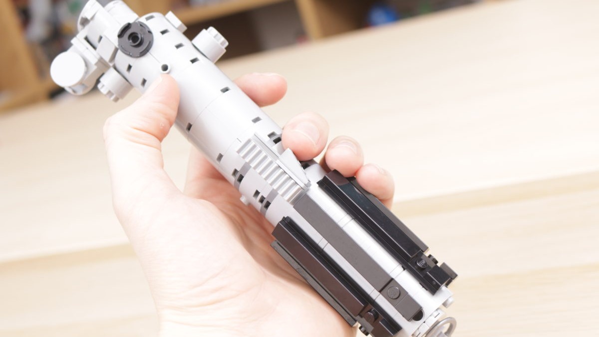 The new LEGO Star Wars Luke’s Lightsaber has a hidden surprise
