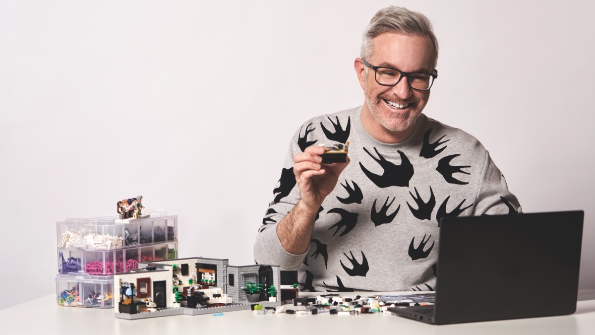 ¿De quién fue la idea de LEGO para Adultos 10291 Queer Eye - The Fab 5 Loft?