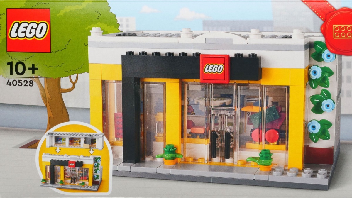 Exclusive gifts-with-purchase available from LEGO Store Leicester Square now