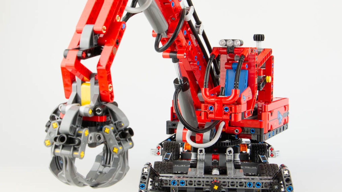 31% discount available on LEGO 42144 Material Handler at Zavvi