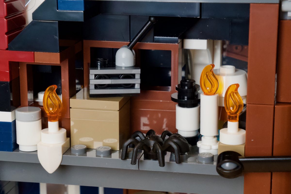 Iconos LEGO 11370 Stranger Things Reseña de Creel House 22 1200x800