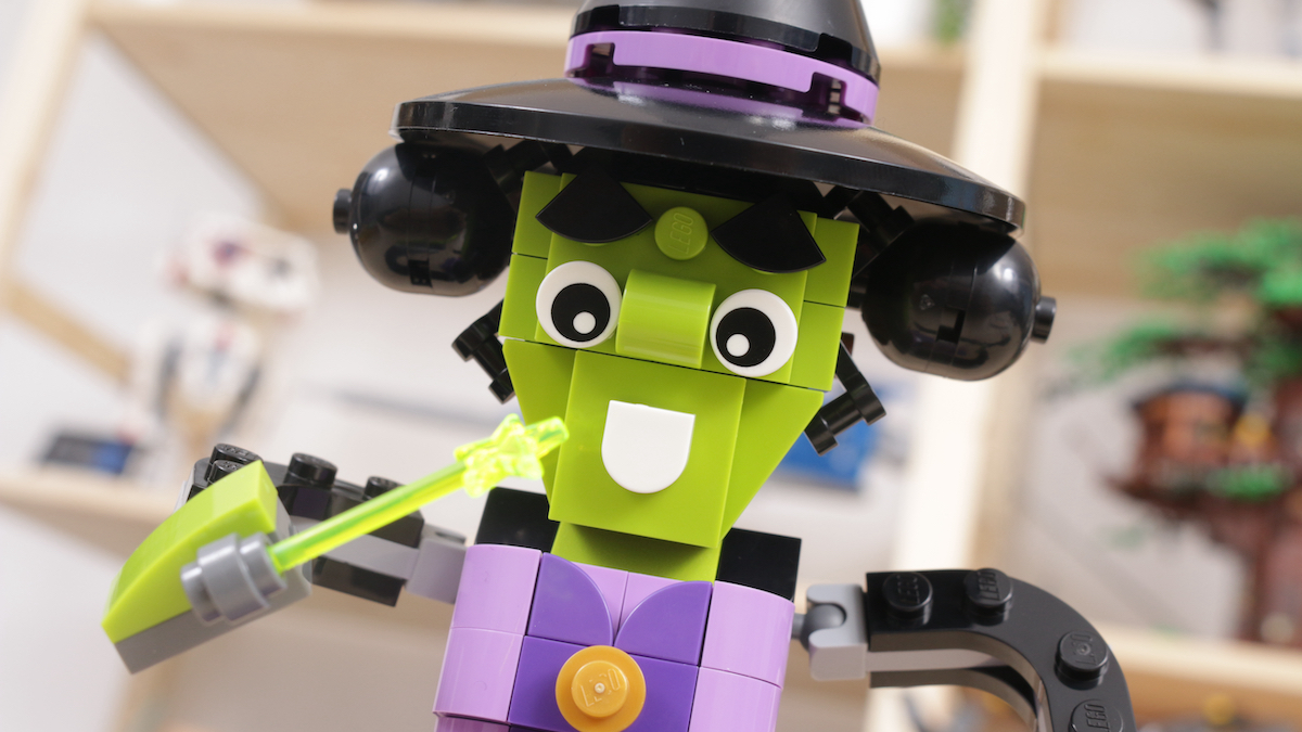 Bonus secret spooky LEGO GWP available now in UK and Europe