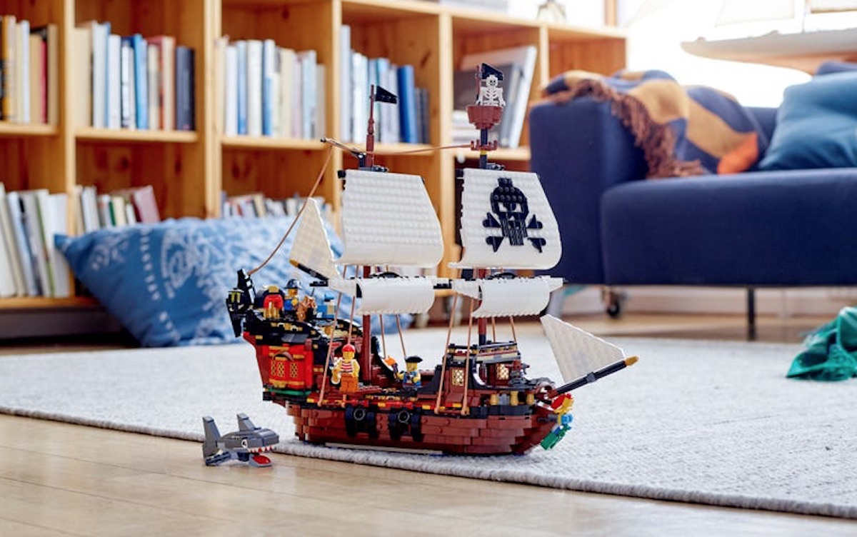 Zavvi discounts LEGO Creator 31109 Pirate Ship by 27%