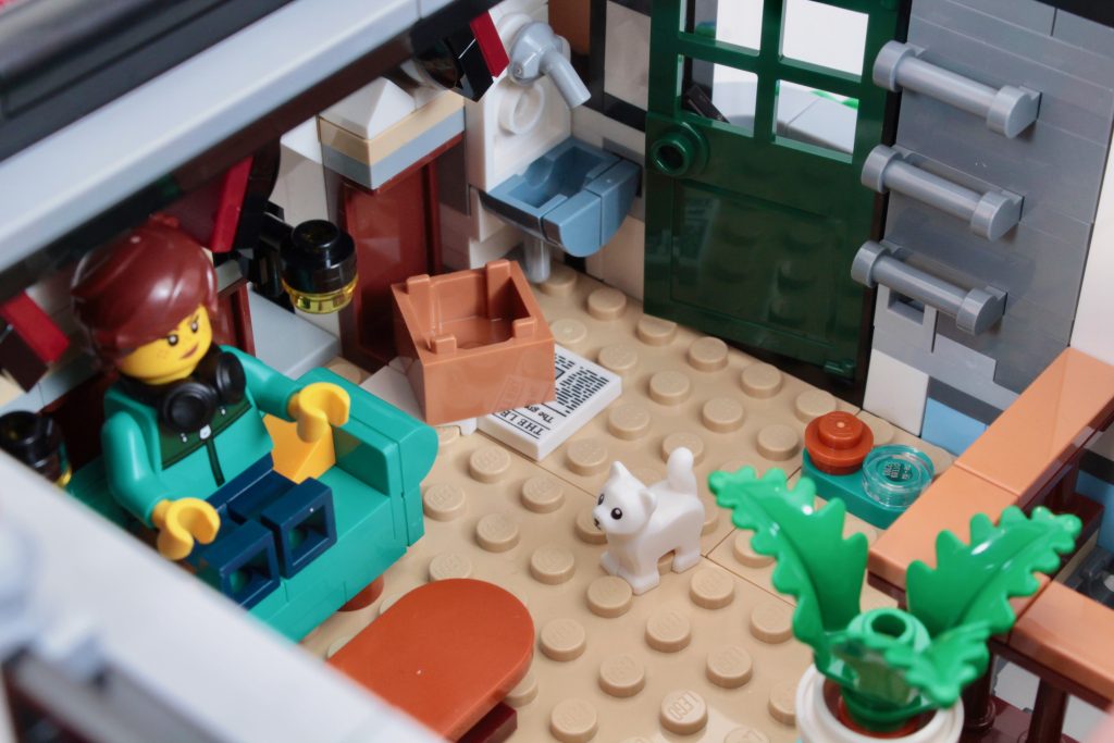 Reseña del LEGO Icons 10350 Tudor Corner 46 (1024 x 683)