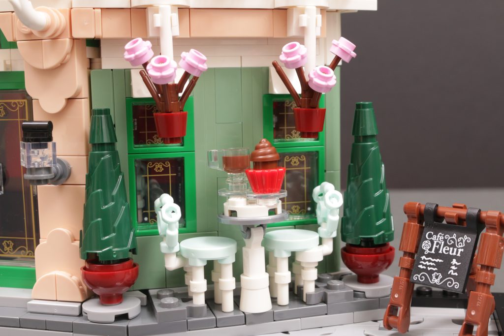 Reseña del LEGO Icons 10362 French Cafe (13 pulgadas, 1024 x 683 píxeles)