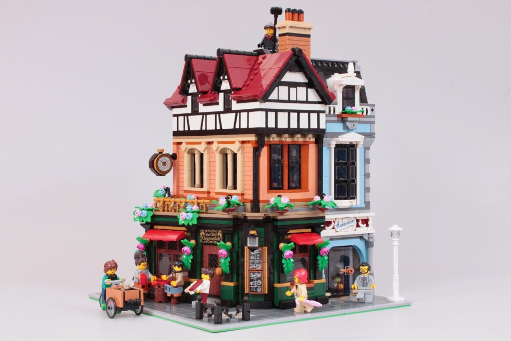 Reseña del LEGO Icons 10350 Tudor Corner 1 (1024 x 683)