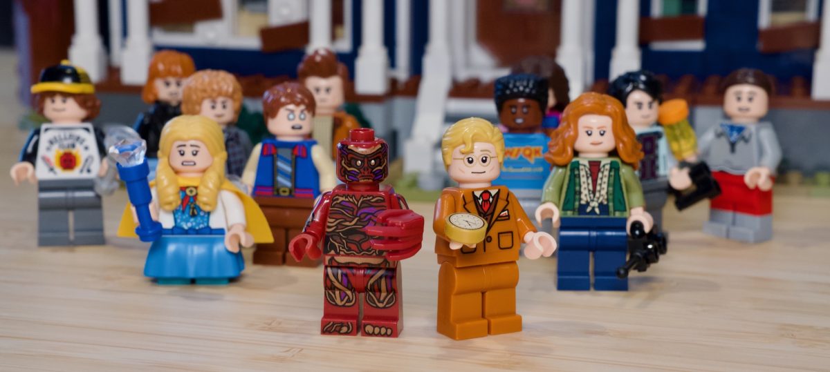 Iconos LEGO 11370 Stranger Things Reseña de Creel House 88 1200x539