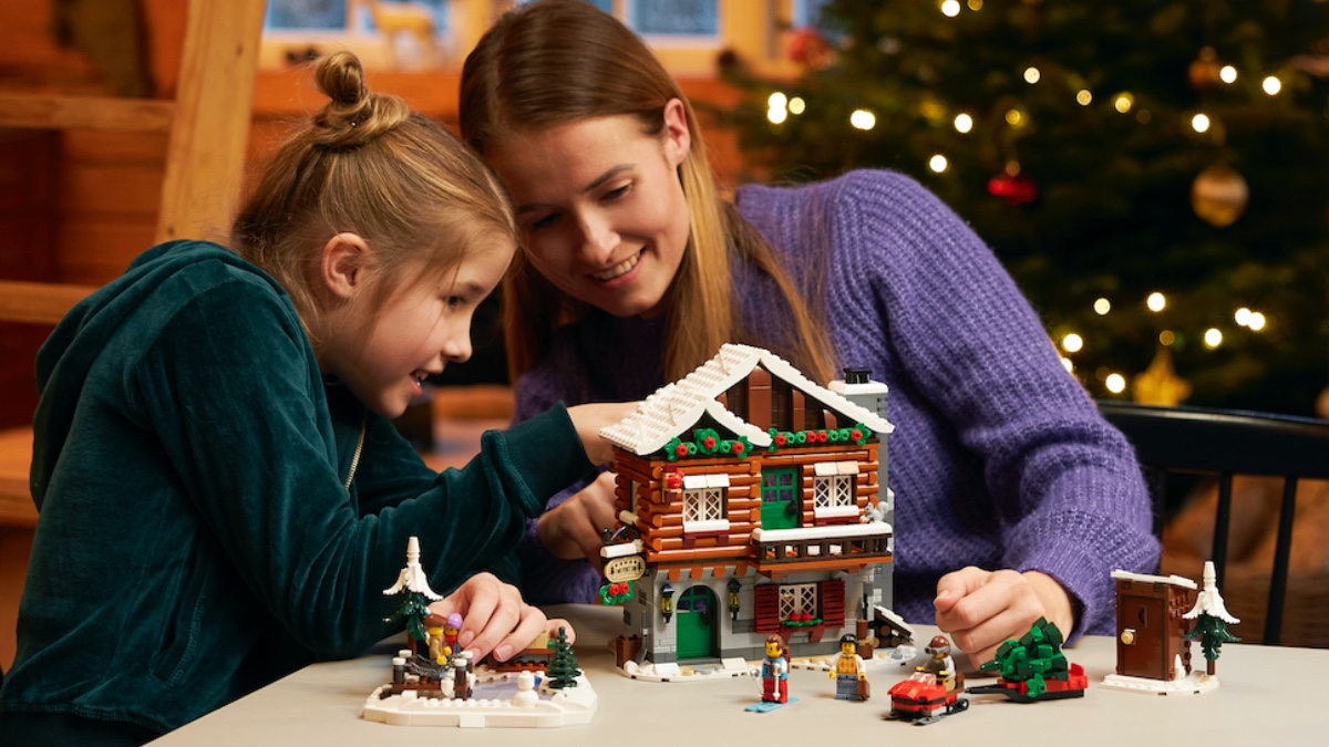 LEGO 10325 Alpine Lodge has an odd castle connection