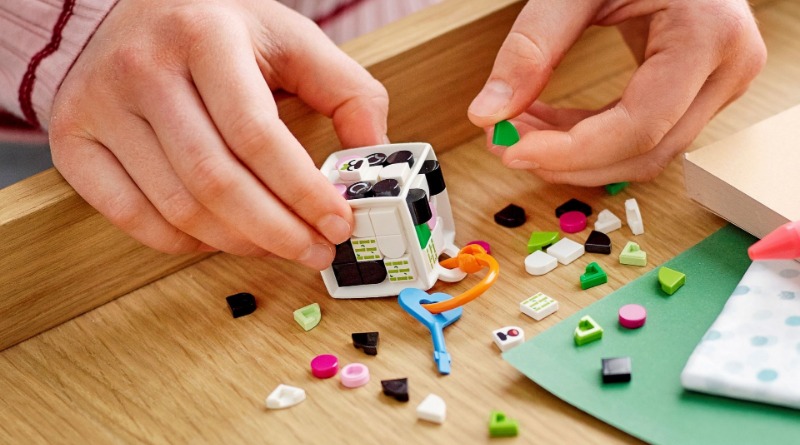 LEGO DOTS 41930 Bag Tag Panda officially revealed