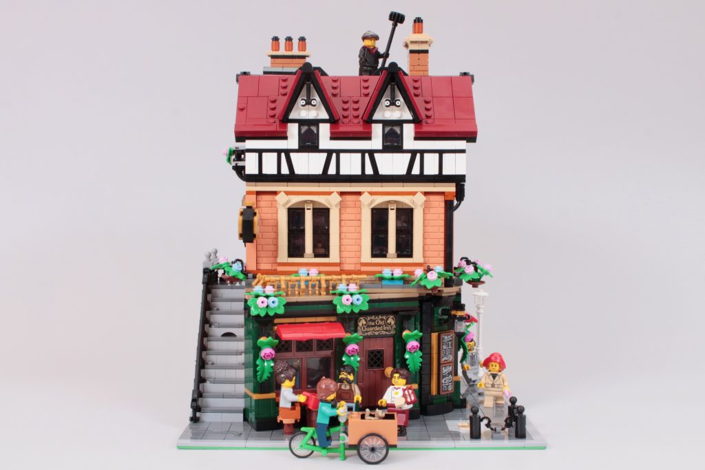 Reseña del LEGO Icons 10350 Tudor Corner 5 (1024 x 683)