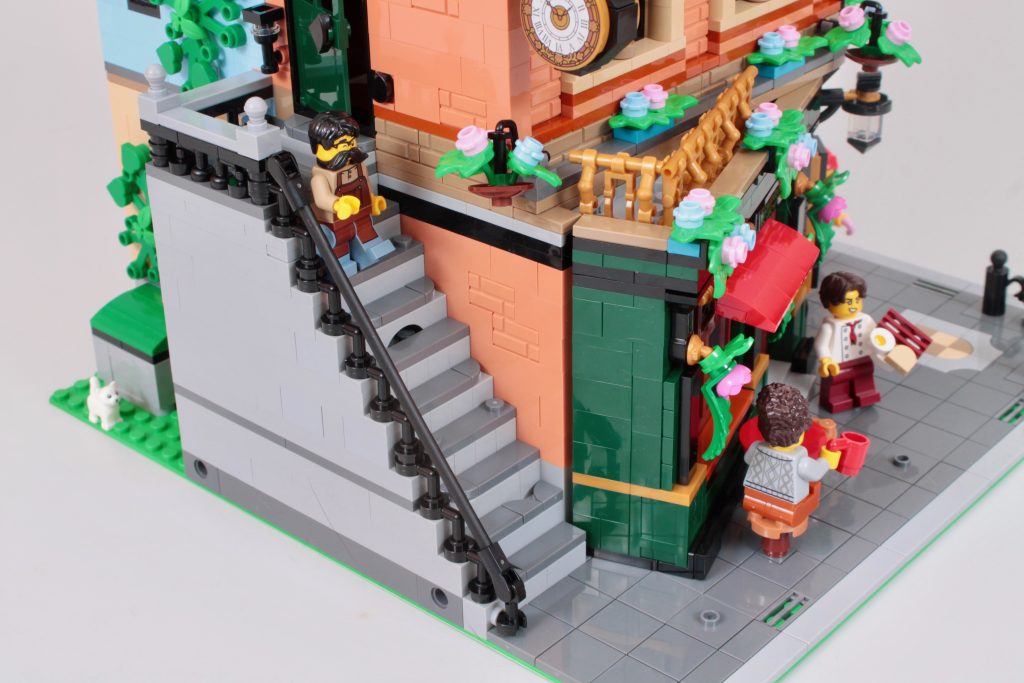 Reseña del LEGO Icons 10350 Tudor Corner 20 (1024 x 683)