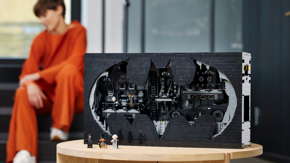 LEGO 76252 Batcave – Shadow Box may be best display set ever 