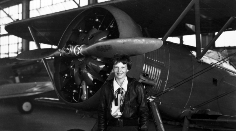 Get a better look at 40450 Amelia Earhart Tribute