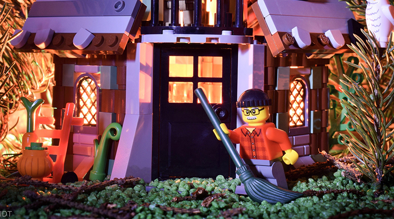 Brick Pic of the Day: House in the forest