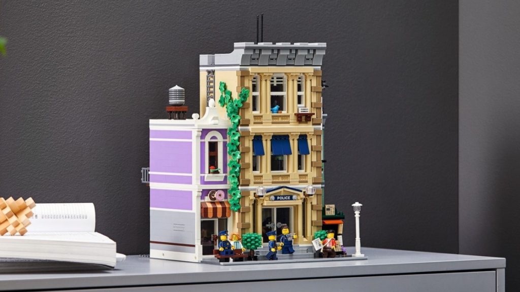 LEGO para adultos 10278 Comisaría de policía con tamaño actualizado a 1024 x 576