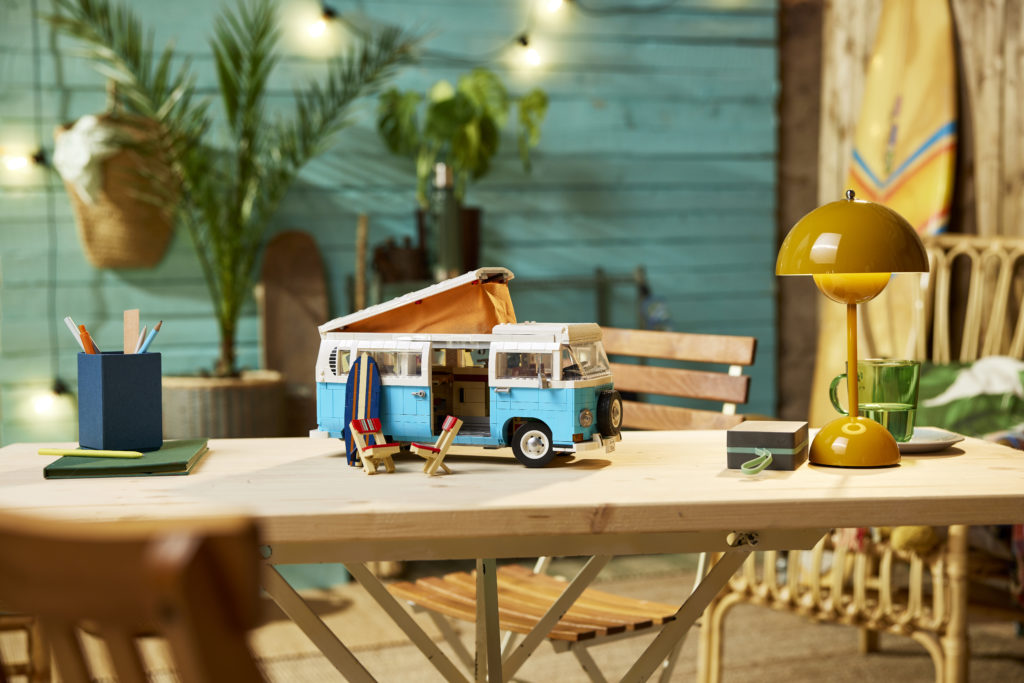 LEGO for Adults 10279 Volkswagen T2 Camper Van 16