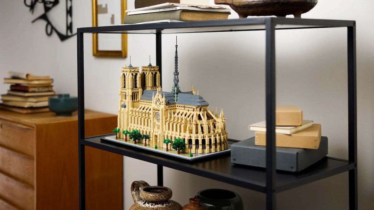 LEGO Architecture Notre Dame's scale question can be answered without maths