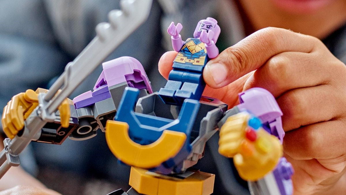 LEGO Marvel 76242 Thanos Mech Armor needs a better head on its shoulders