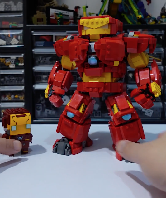 LEGO Marvel Hulkbuster BrickHeadz 4