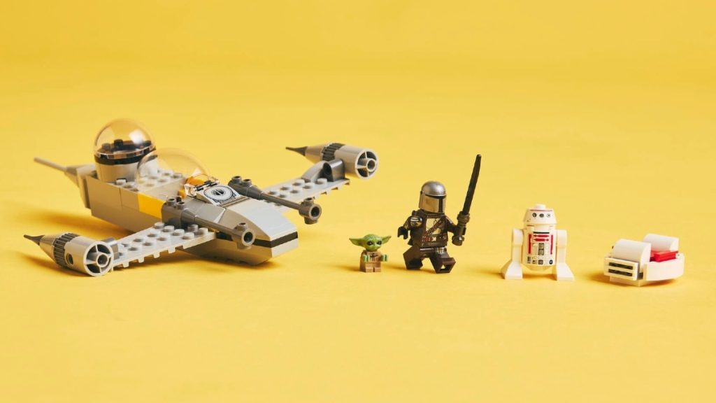LEGO Star Wars 75410 Mando og Grogus N 1 Starfighter med 1024x576