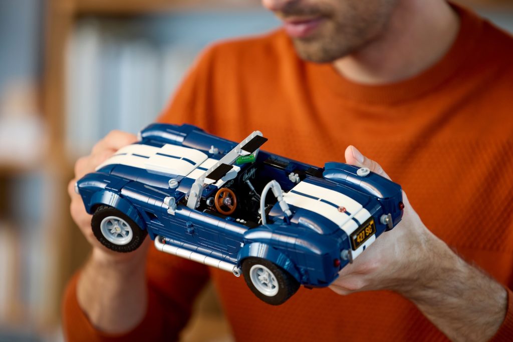 LEGO Icons 10357 Shelby Cobra 427 SC 14 1024x683