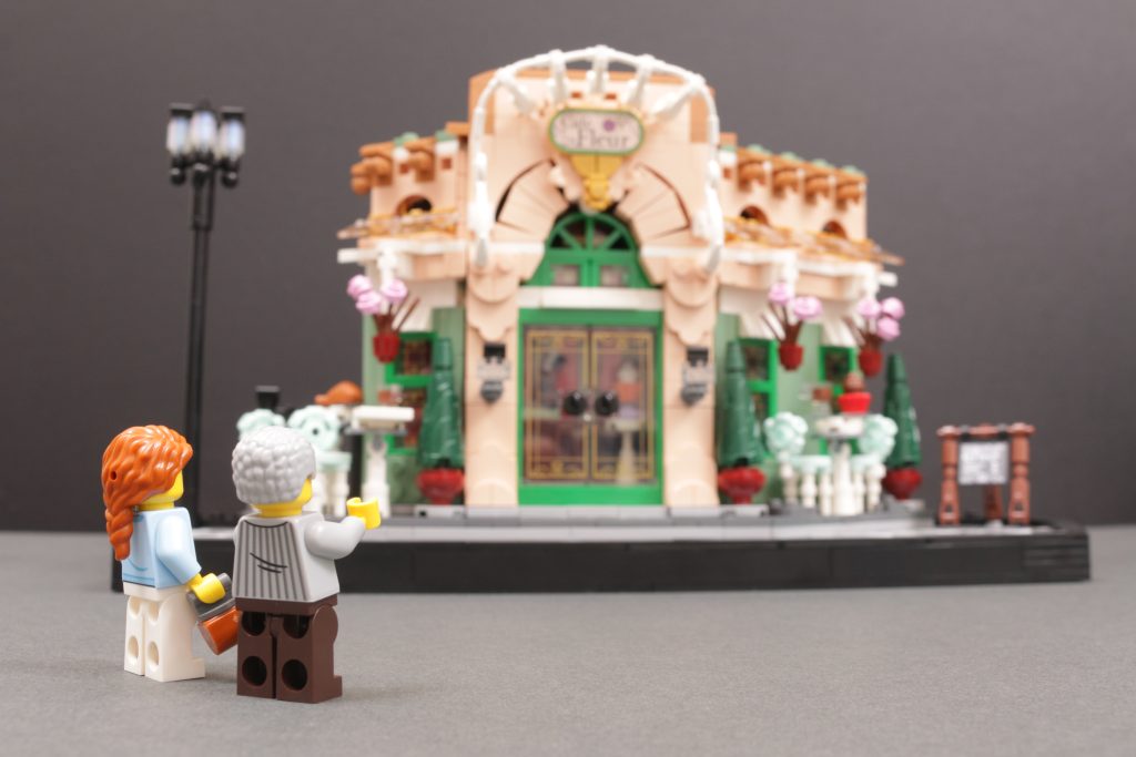 LEGO Icons 10362 Fransk Café anmeldelse, ikke rigtigt til minifigurer 1 1024x683