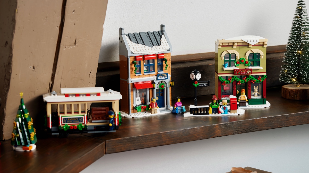 LEGO 10308 Holiday Main Street marks a major change from other Winter Village sets