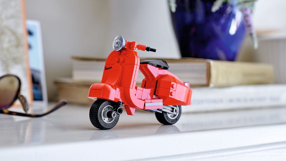 The history of LEGO scooters, from Fabuland to Vespa