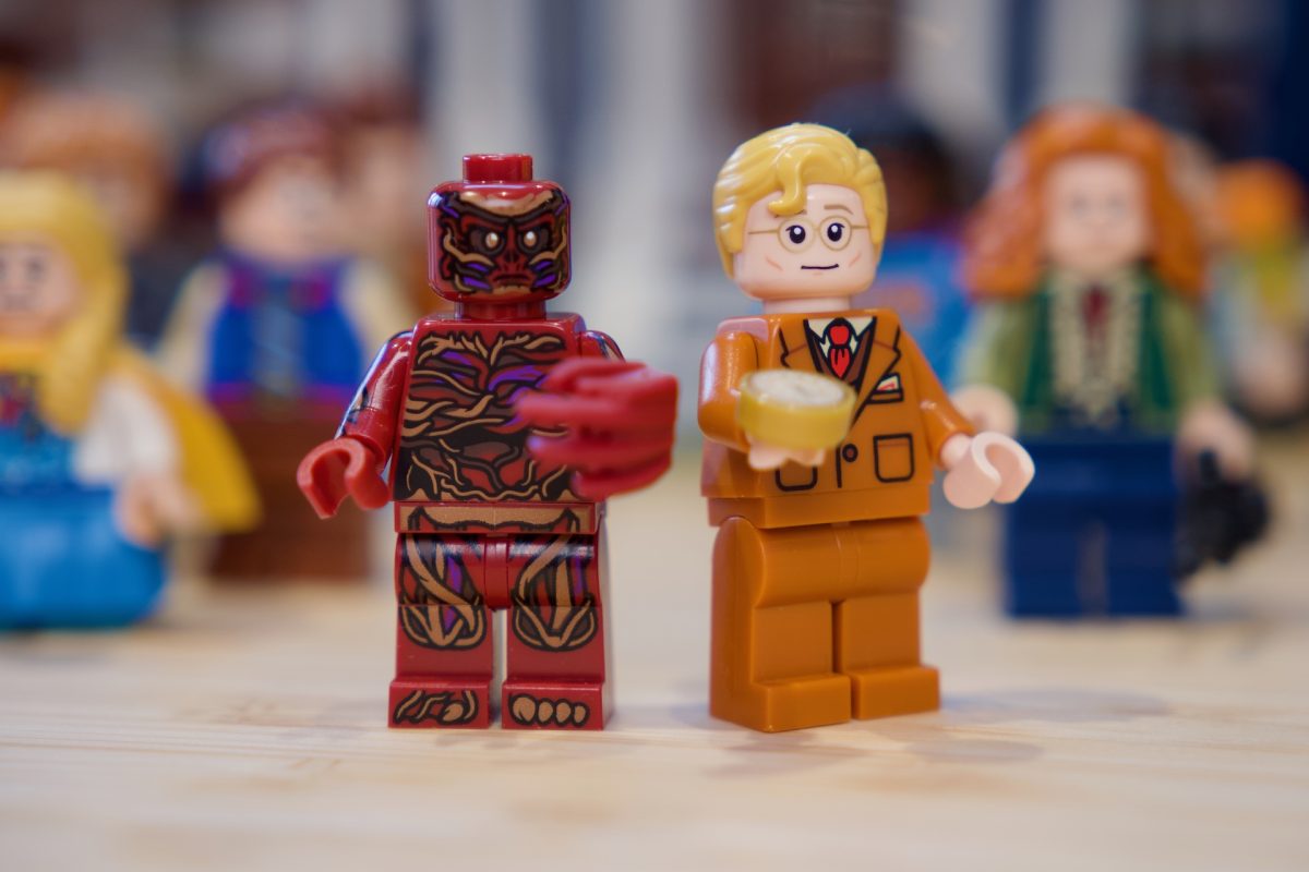Iconos LEGO 11370 Stranger Things Reseña de Creel House 87 1200x800