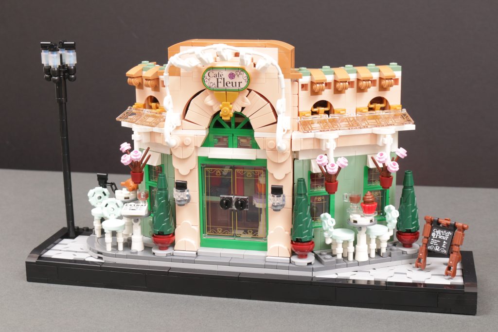 Reseña del LEGO Icons 10362 French Cafe (7 pulgadas, 1024 x 683 píxeles)