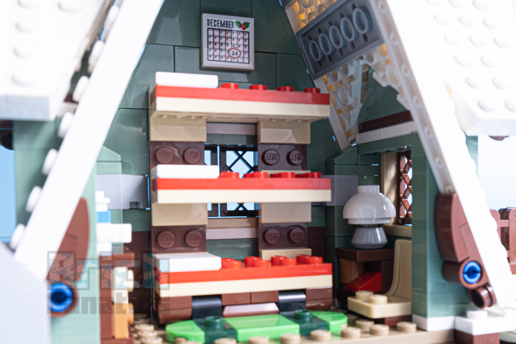 LEGO 10275 Elf Club House 33