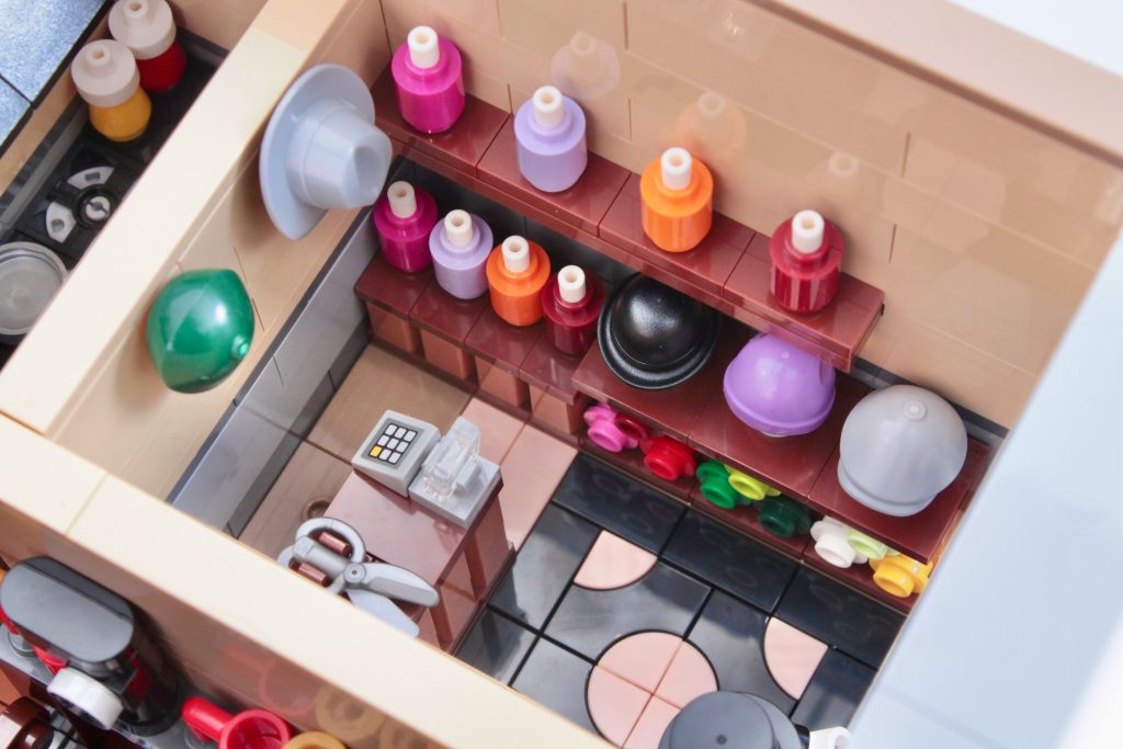 Reseña del LEGO Icons 10350 Tudor Corner 31 (1024 x 683)